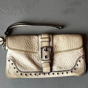 COACH Cream leather clutch with silver colored hardware, tag & detachable strap